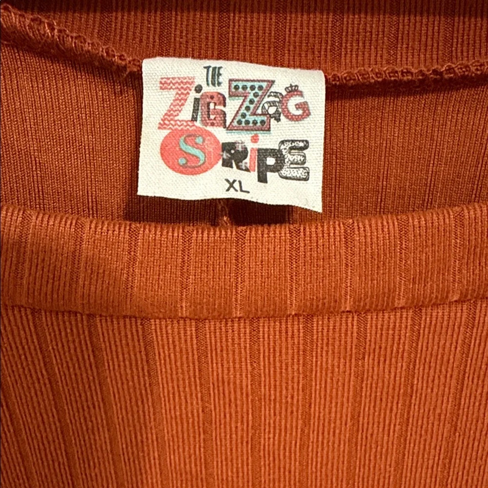 Relaxed Ribbed Tunic Top - Rust - Picture 2 of 3